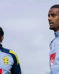 kaiyun-瑞典主帅：伊萨克没参加正常的季前赛，立刻让他首发风险太大